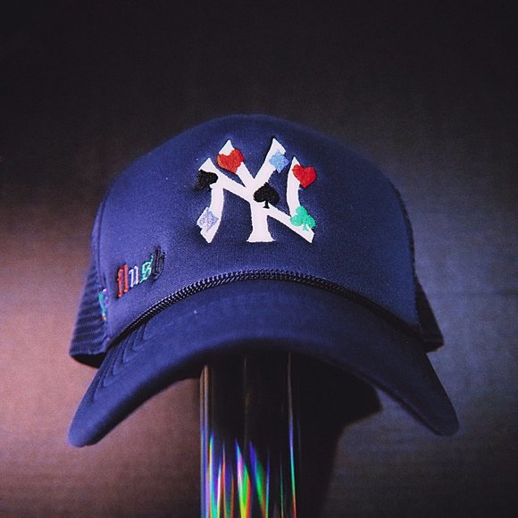 NY YANKEE TRUCKER HAT WIth CASINO Theme - Picture 5 of 8